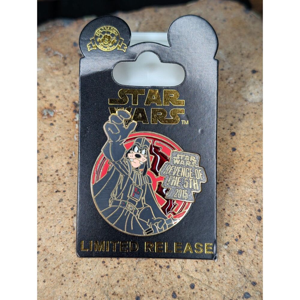 Goofy Darth Vader Disney Pin • Star Wars May 4th • Revenge of the 5th 2015 LR